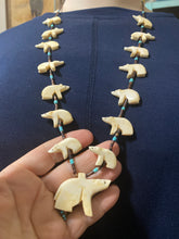 Bear shapes necklace