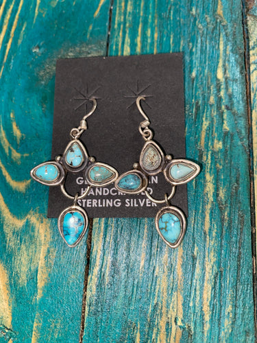 Simple but outstanding dangle turquoise earrings