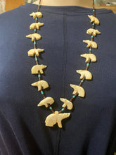 Bear shapes necklace