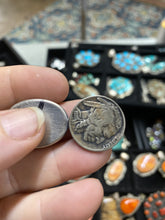 The combo of spiny oyster and Indian nickel