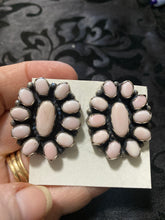 Pink Conch oval flower Post earrings