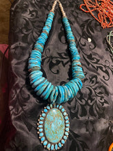“THE GIGANTIC QUEEN,” necklace! 24 inches plus a 4 inch pendant!