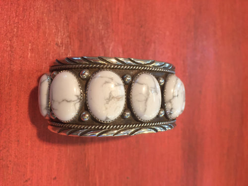 White howlite bracelet