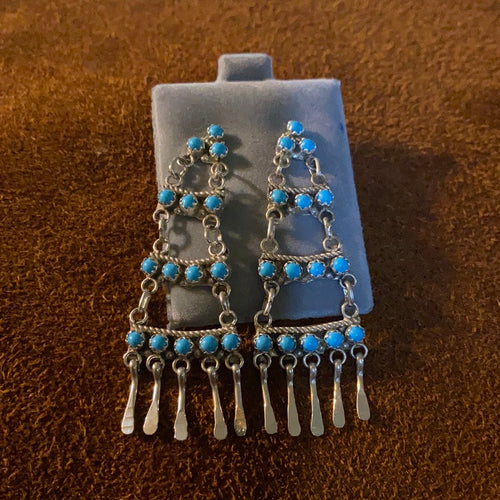 The chandelier Queen