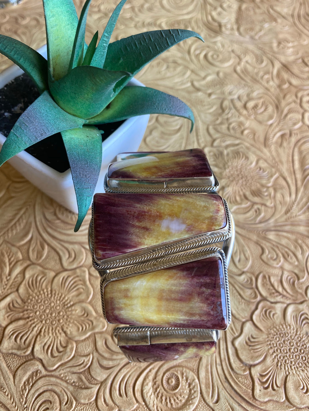 Purple/ beige spiny oyster bracelet
