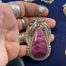 Purple spiny oyster teardrop pendant