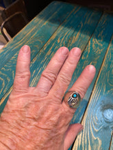 Bear claw ring