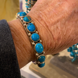 Circle/oval shaped Kingman Turquoise bracelet