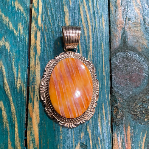 “The Spiny Oyster ripples” pendant