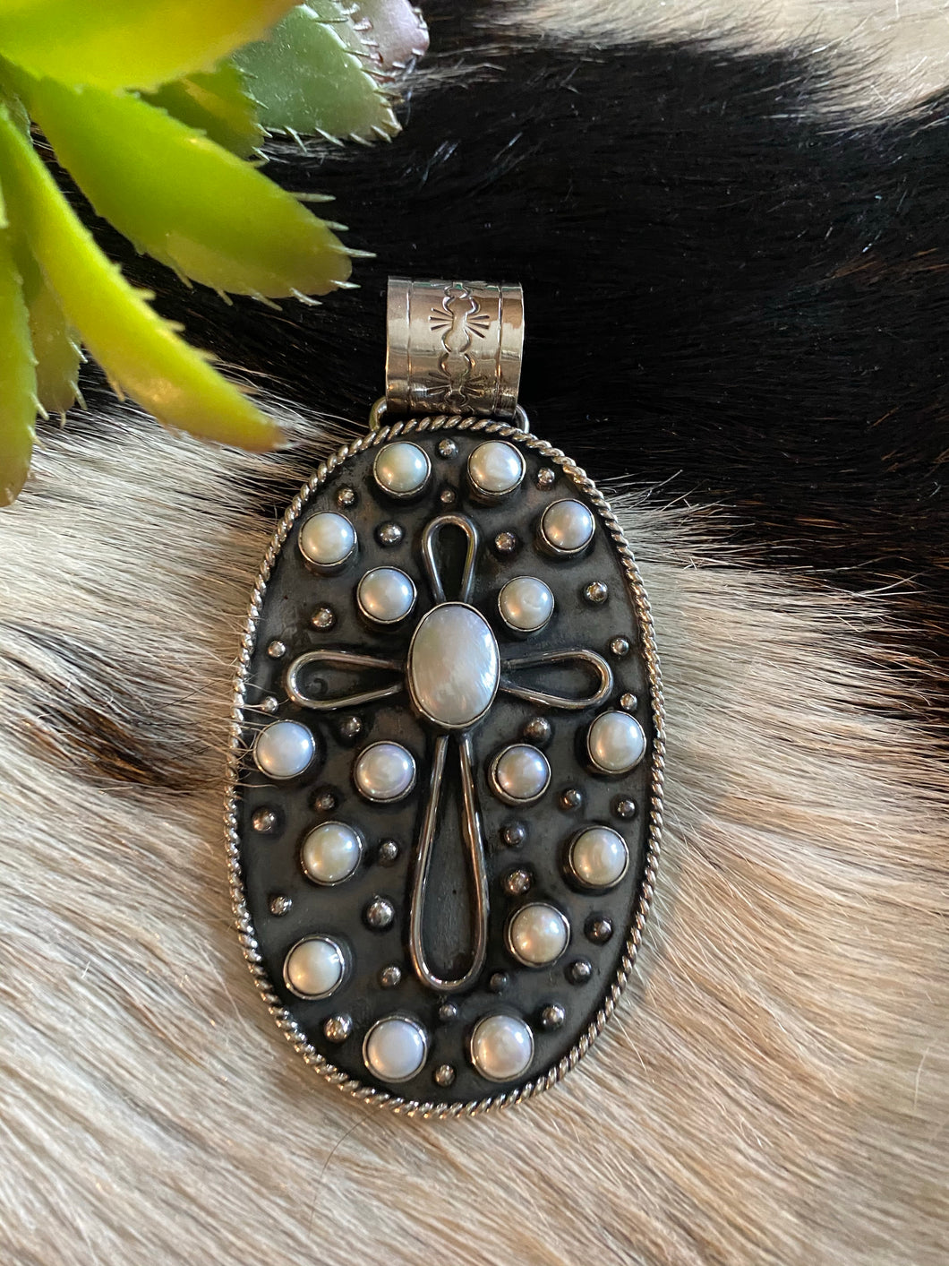 “The Freshwater Pearl queen” pendant