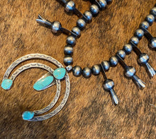 Navajo Pearl squash necklace with 4 kingman turquoisestones