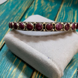 Purple spiny oyster bangle bracelet
