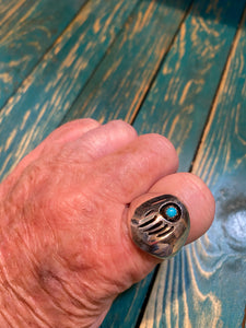 Bear claw ring