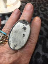 The winter waterfall/ white Buffalo ring